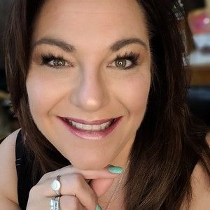 Meet your Posher, Carla